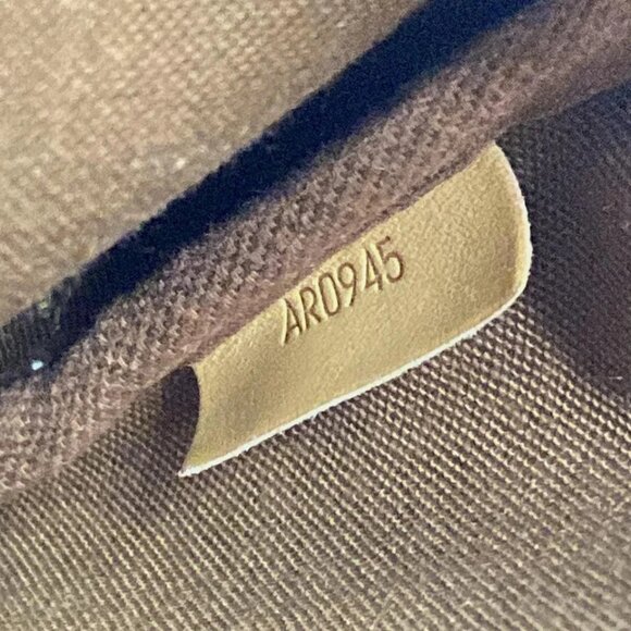 LOUIS VUITTON Saumur 30 Monogram Shoulder Bag Monogram Canvas 537-090125 - Picture 13 of 14